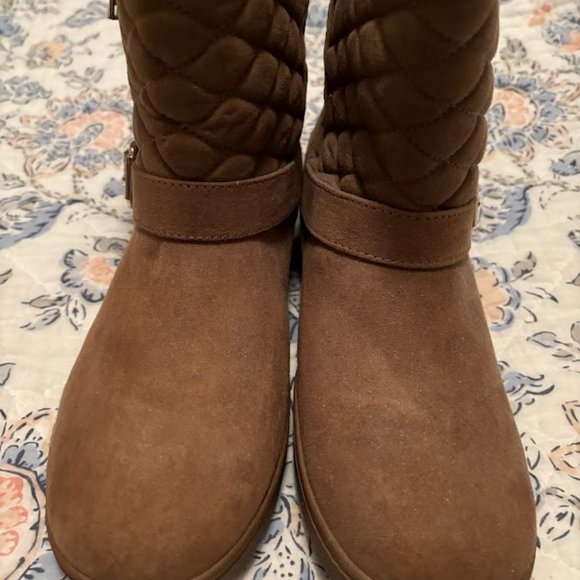 Guess Faux Suede boots - Picture 1 of 3